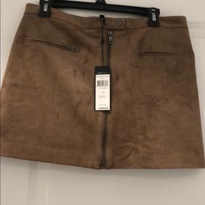 BCBG KAHKI SKIRT